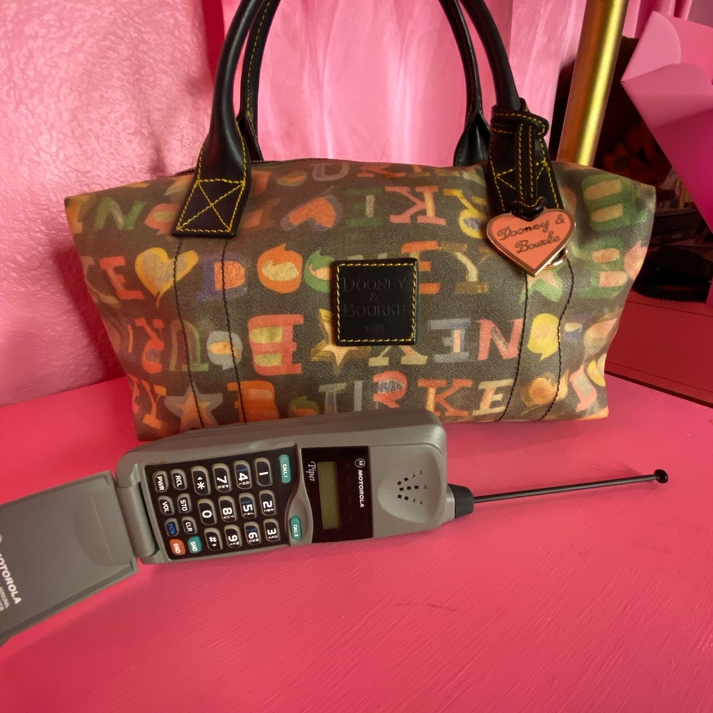 Y2K Dooney & Bourke - Picture 2 of 5